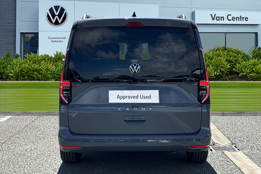 Volkswagen ID.Buzz Pro 86Kwh Gtx Mpv 4Motion Lwb, Red #4