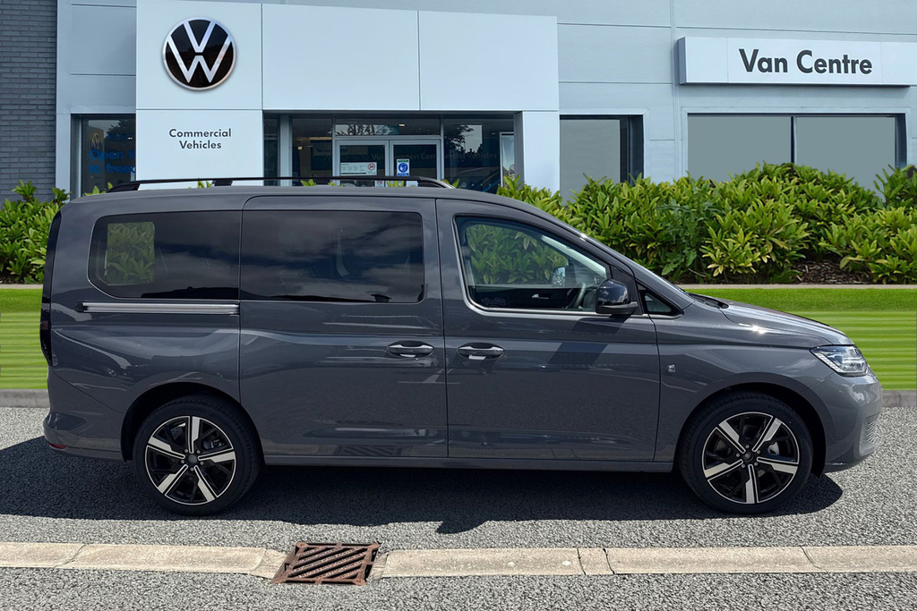 Volkswagen ID.Buzz Pro 86Kwh Gtx Mpv 4Motion Lwb, Red #3