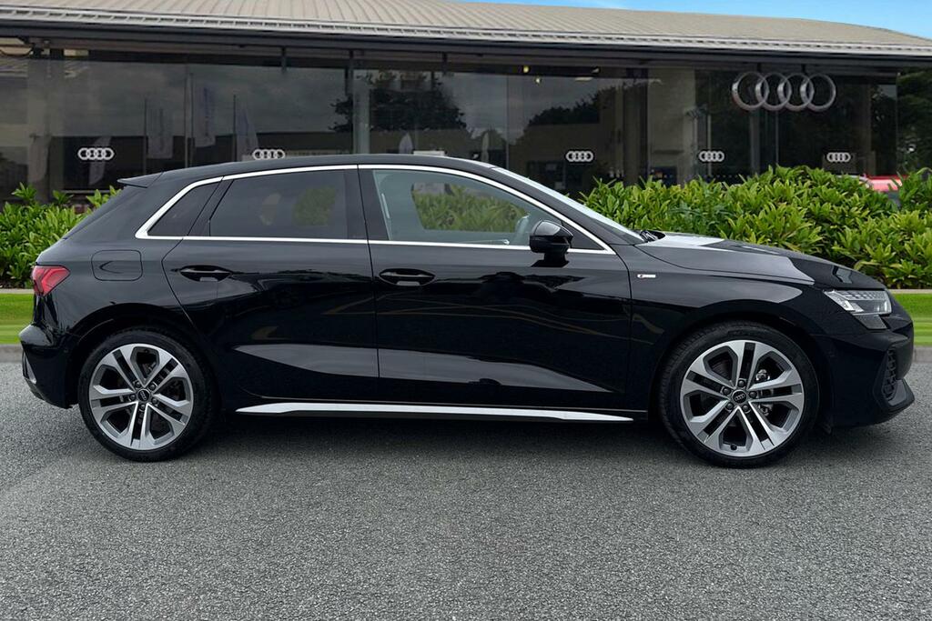Audi A3 S Line Tfsi 116 Ps S Tronic KM75CZA Black #3