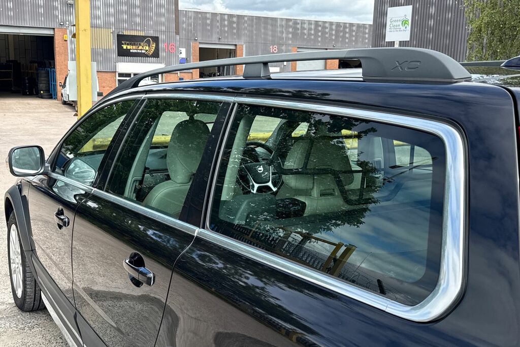 Volvo XC70 D4 181 Se Nav Awd Geartronic Only 23000 M Black #24