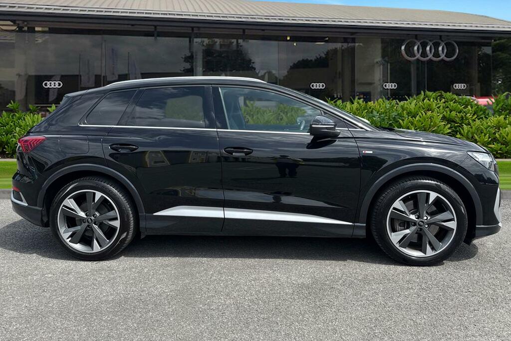 Audi Q4 E Tron Q4 S Line 45 E-tron 210,00 Kw Black #3
