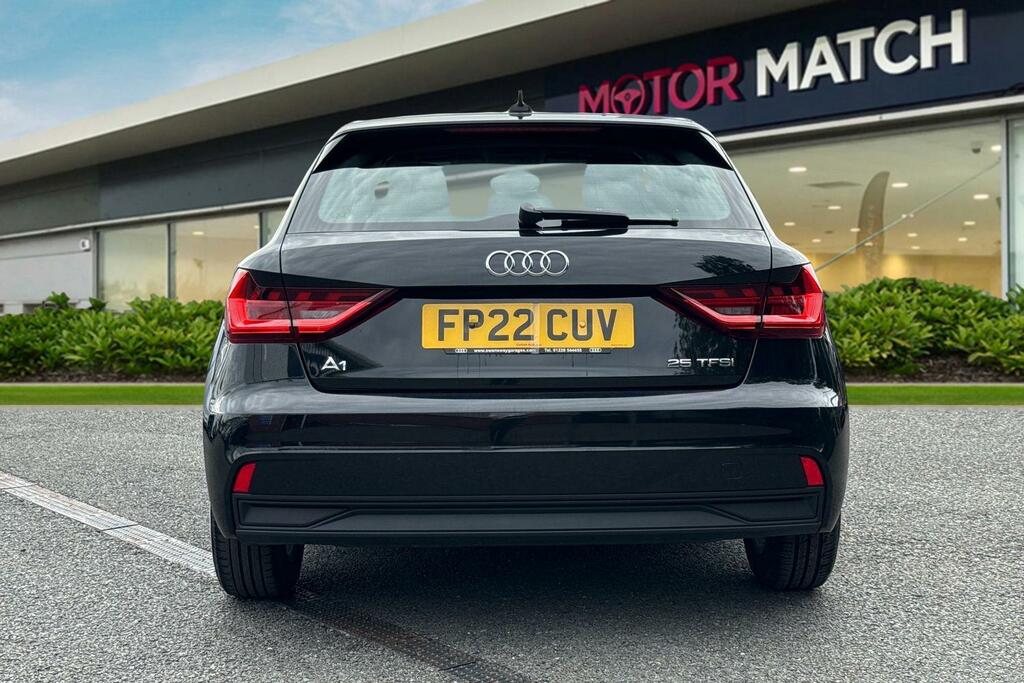Audi A1 25 Tfsi Technik Black #4
