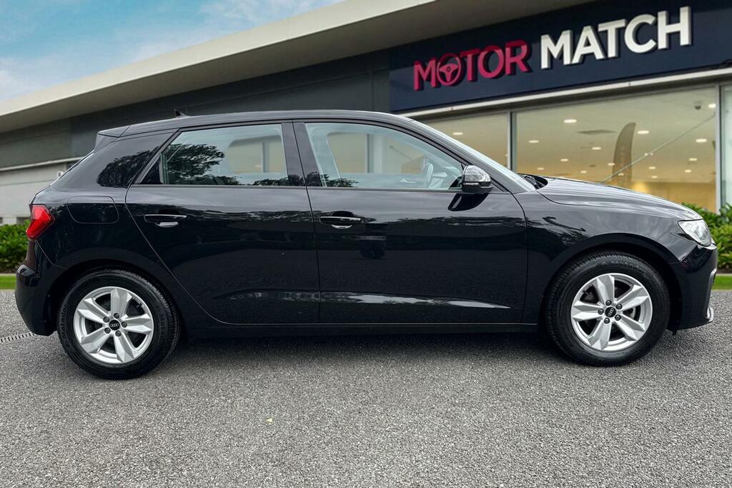 Audi A1 25 Tfsi Technik Black #3