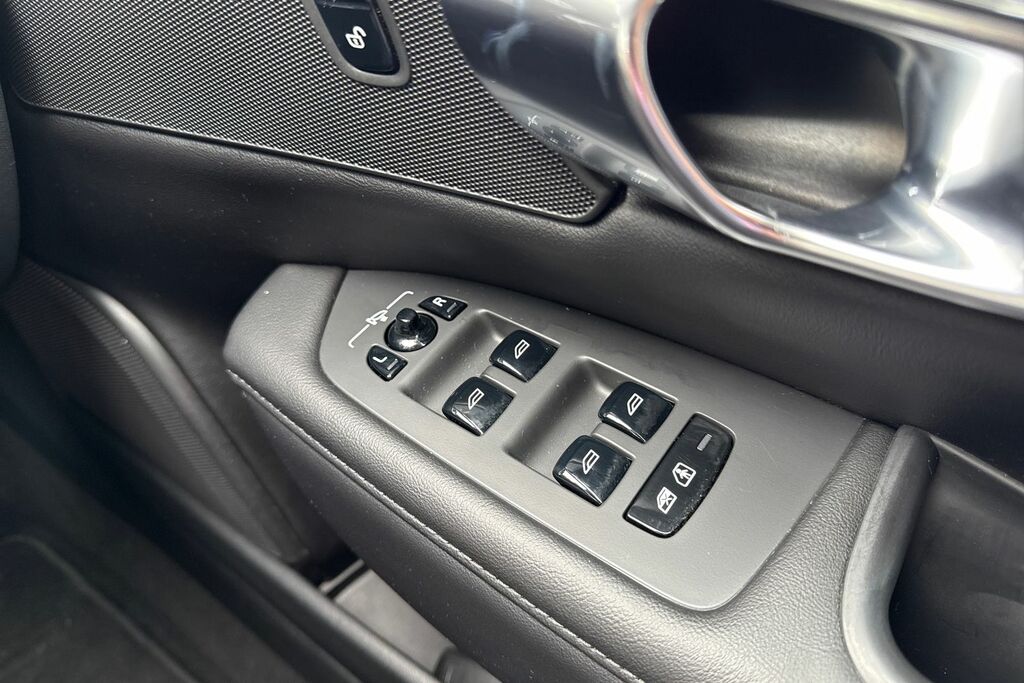 Volvo V90 Recharge R-design, T6 Awd Plug-in Hybrid Black #41
