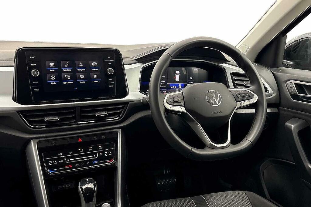Volkswagen T-Roc 1.5 Tsi Match Dsg Black #2