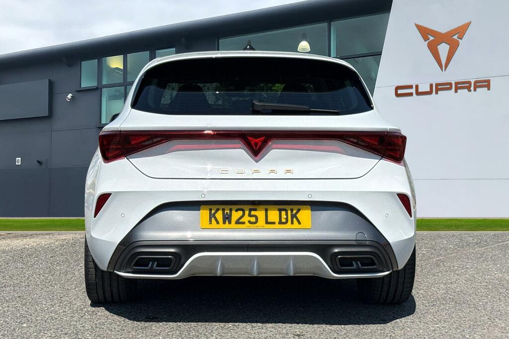 Cupra Leon 1.5 Etsi 150 V2 Dsg KW25LDK White #4