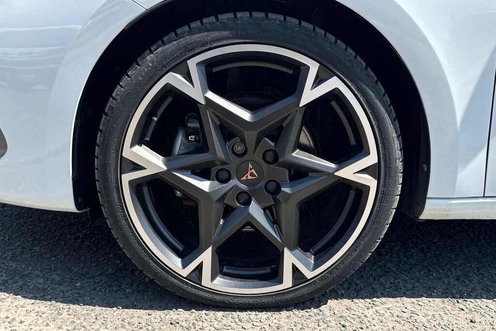 Cupra Leon 1.5 Etsi 150 V2 Dsg KW25LDK White #6