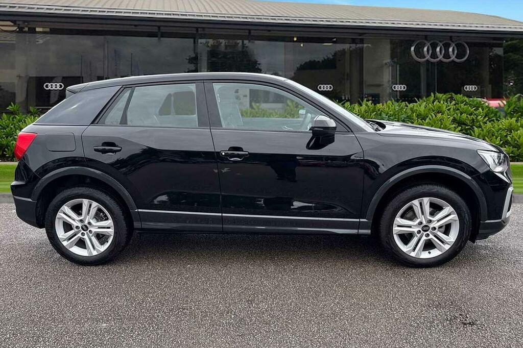 Audi Q2 30 Tfsi 116 Sport Black #4