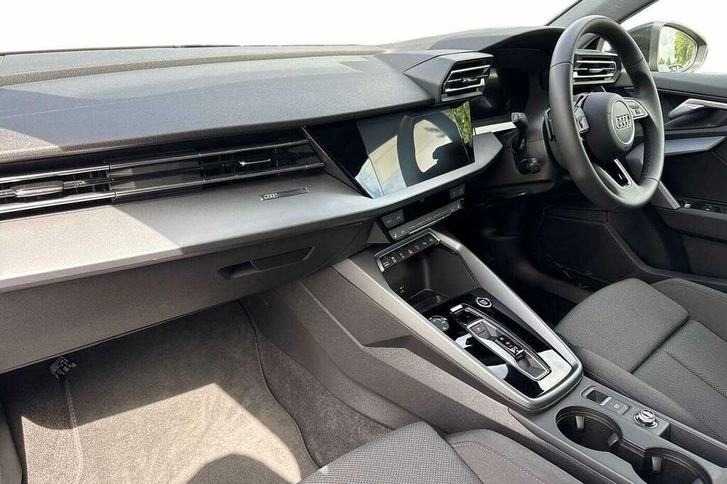 Audi A3 Sport Tfsi 116 Ps S Tronic Black #2