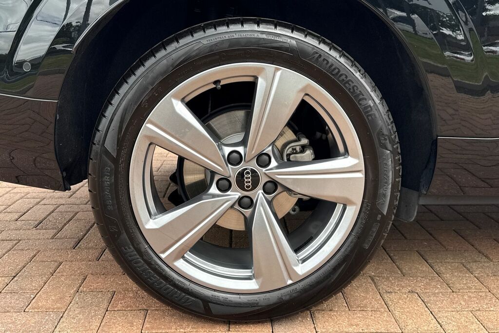 Audi Q3 Suv S Line Tfsi 150 Ps S Tronic BP75XRR Black #6