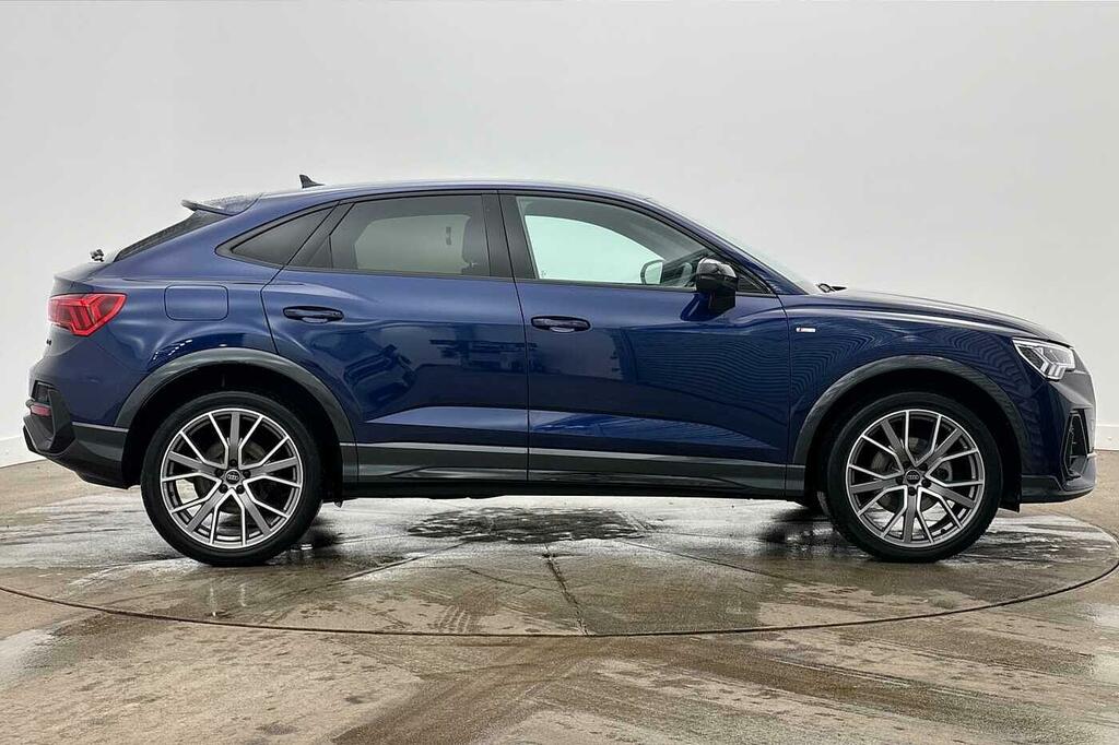 Audi Q3 Black Edition 35 Tdi 150 Ps S Tronic Blue #4
