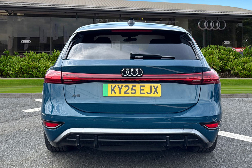 Audi A6 E-tron Avant Avant S Line E-tron 210,00 Kw Blue #4