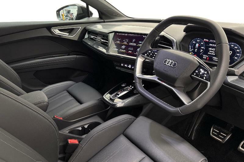 Audi Q4 E Tron 210Kw 45 Quattro 82Kwh Black Edition Blue #6