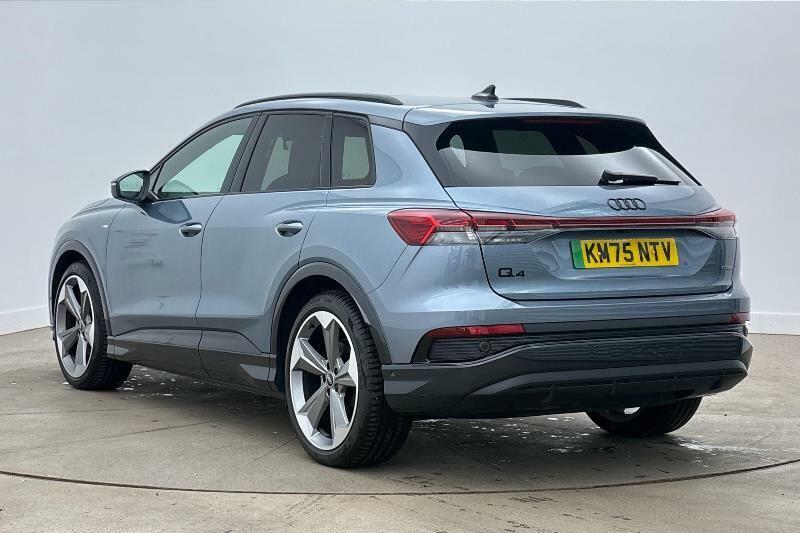 Audi Q4 E Tron 210Kw 45 Quattro 82Kwh Black Edition Blue #3