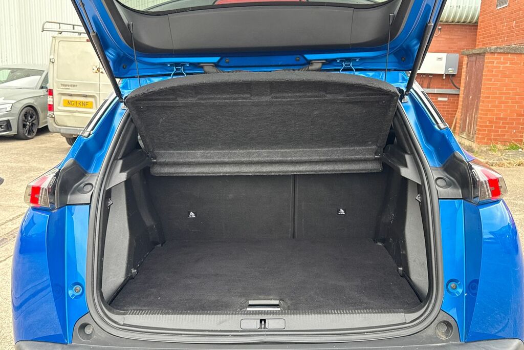 Peugeot e-2008 50Kwh Gt Blue #6