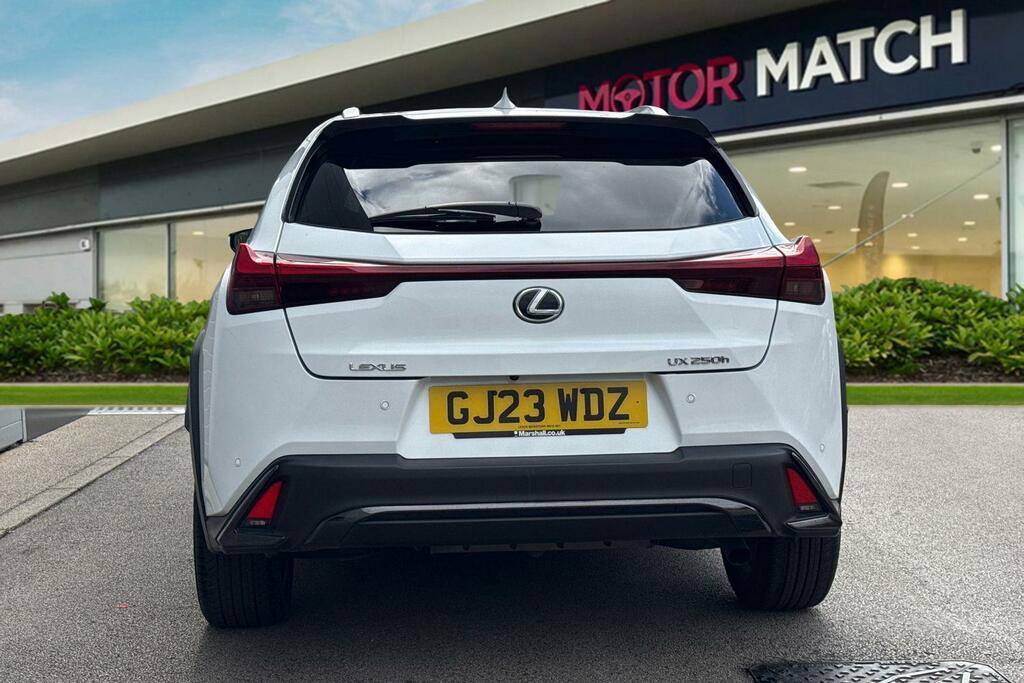 Lexus UX 2.0 250H F Sport Design E-cvt Euro 6 Ss White #4