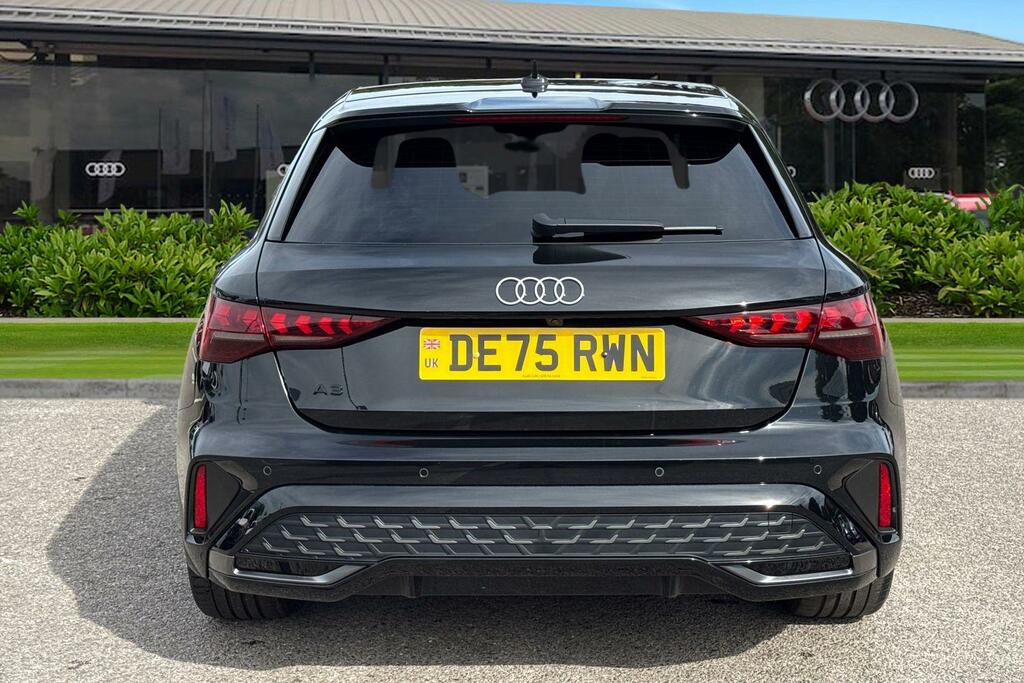 Audi A3 S Line Tfsi 116 Ps S Tronic DE75RWN Black #4