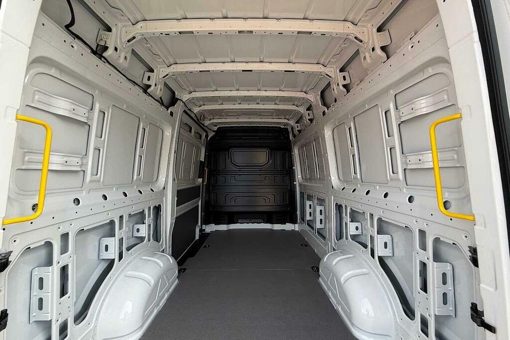 Volkswagen Crafter 2.0 Tdi 163Ps Commerce Plus High Roof-rwd White #41