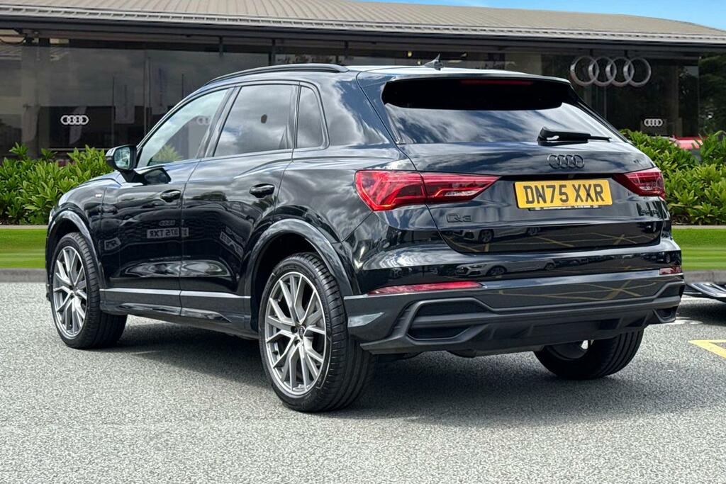 Audi Q3 Black Edition 35 Tdi 150 Ps S Tronic DN75XXR Black #2