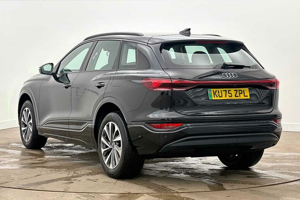 Audi Q6 E-Tron Q6 Suv Sport E-tron 185,00 Kw Black #3