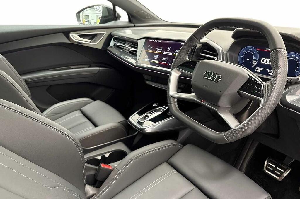 Audi Q4 E Tron Q4 Black Edition 45 E-tron 210,00 Kw Black #6