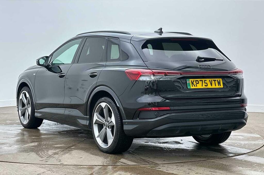 Audi Q4 E Tron Q4 Black Edition 45 E-tron 210,00 Kw Black #3