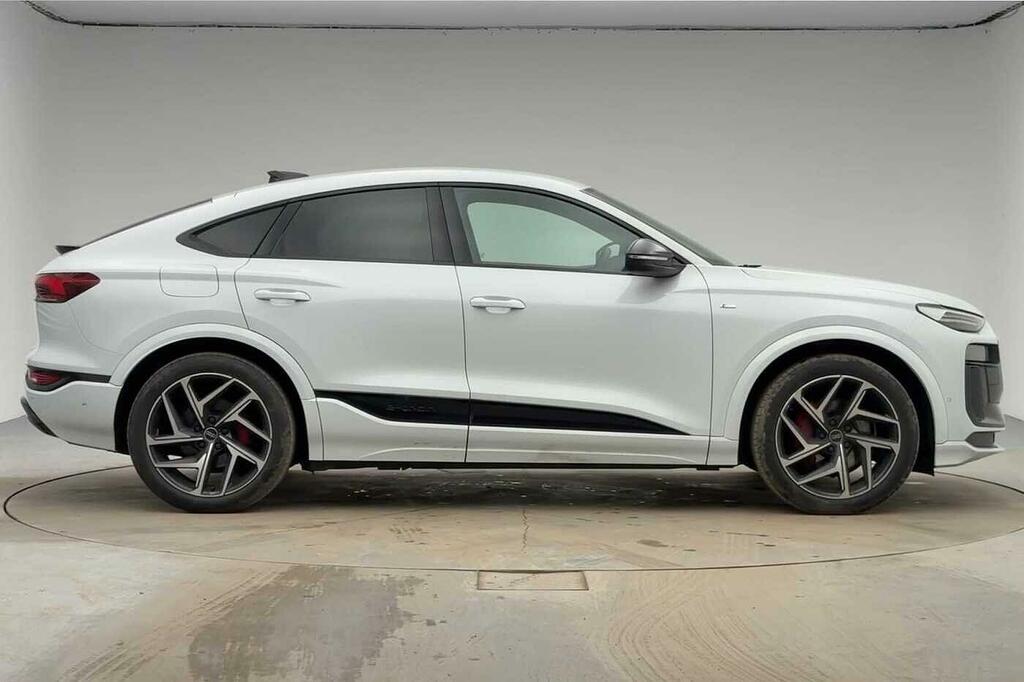 Audi Q6 E-Tron Q6 Sportback Edition 1 E-tron Performance 225,00 K White #4