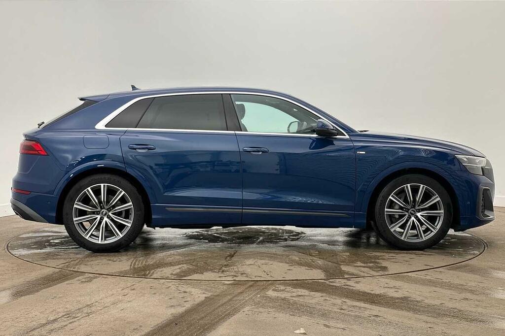 Audi Q8 Suv S Line 55 Tfsi Quattro 340 Ps Tiptronic Blue #4