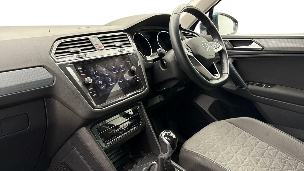 Volkswagen Tiguan 1.5 Tsi 150 Elegance Dsg White #2