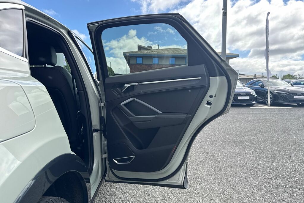 Audi Q3 Rs Q3 Sportback Tfsi Sport Edition Quattro S-a Black #35