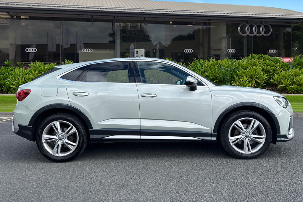 Audi Q3 S Line 35 Tfsi 150 Ps 6-Speed Silver #3