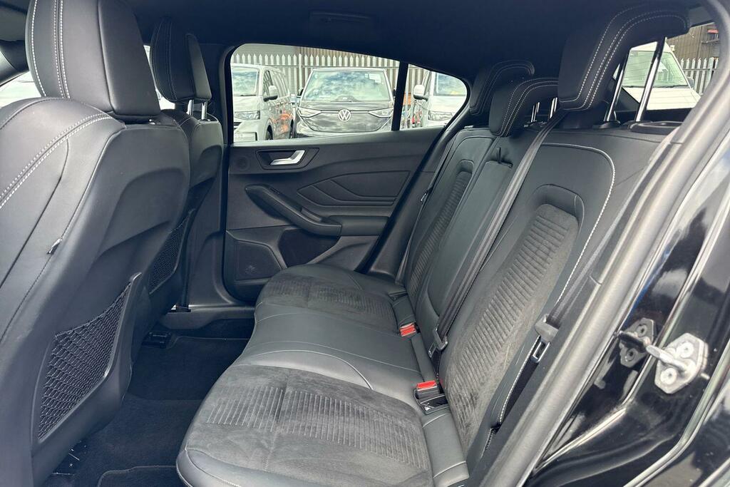 Ford Focus 1.0T Ecoboost Titanium Edition Estate M Blue #32