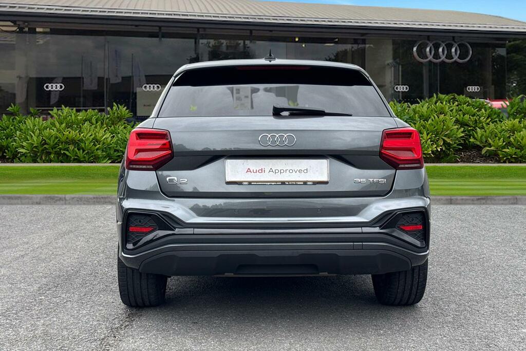Audi Q2 Black Edition 35 Tfsi 150 Ps 6-Speed Grey #4
