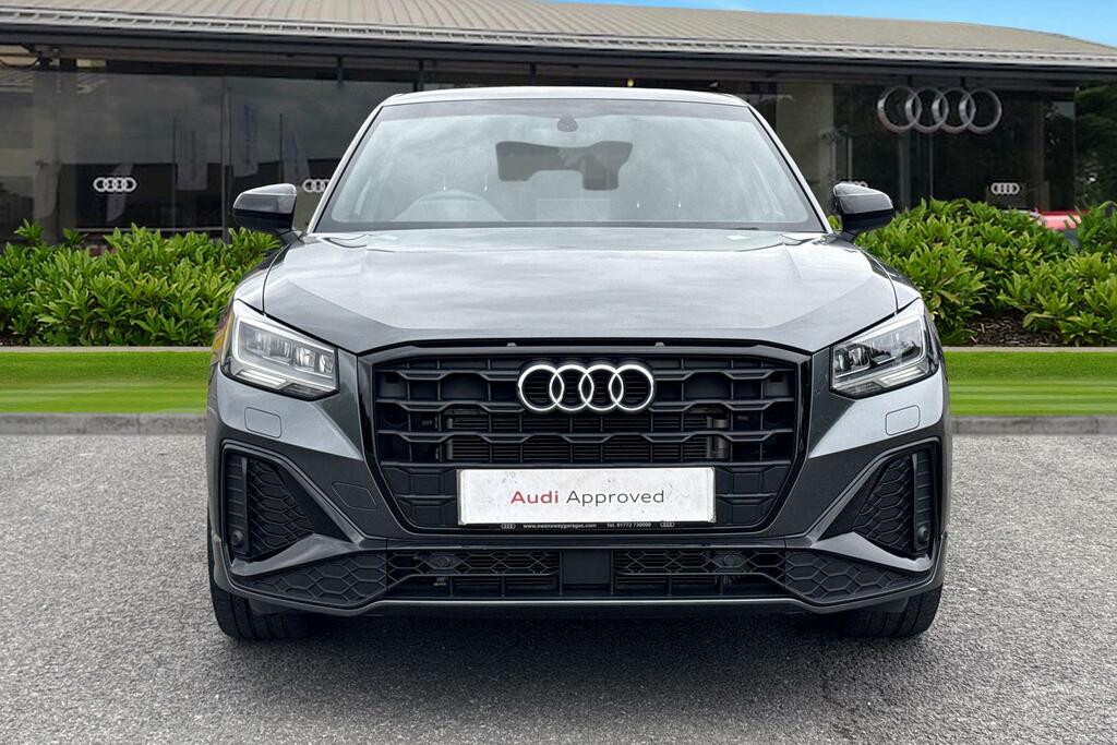 Audi Q2 Black Edition 35 Tfsi 150 Ps 6-Speed Grey #5
