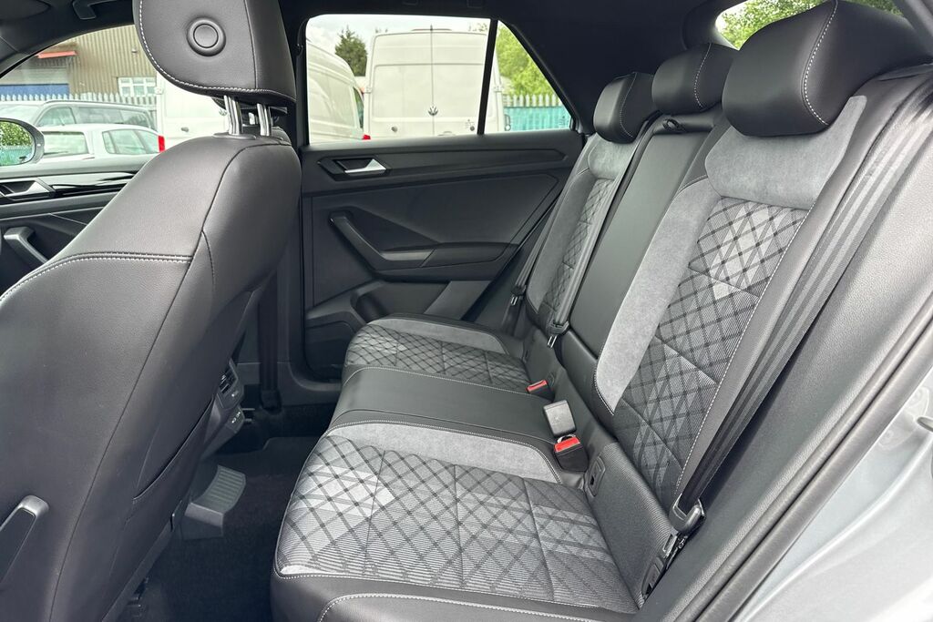 Volkswagen T-Roc Volkswagen T-roc Hatchback 1.5 Tsi Match Black #34
