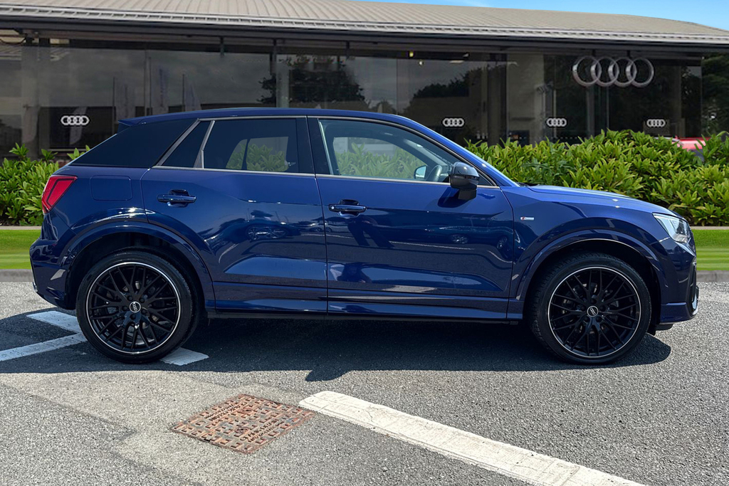 Audi Q2 Black Edition 35 Tfsi 150 Ps S Tronic KR75CTK Blue #3