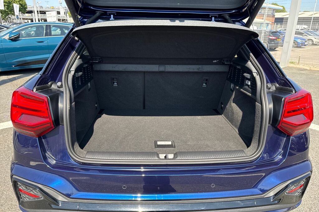 Audi Q2 Black Edition 35 Tfsi 150 Ps S Tronic KR75CTK Blue #6