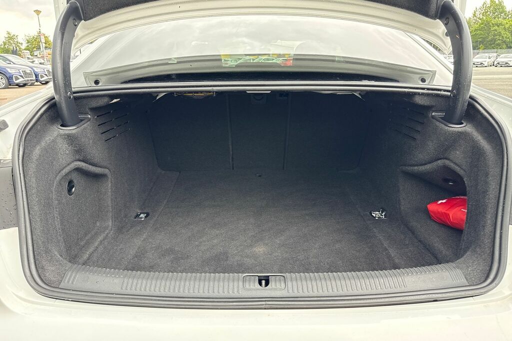 Audi A4 Black Edition 35 Tdi 163 Ps S Tronic White #6