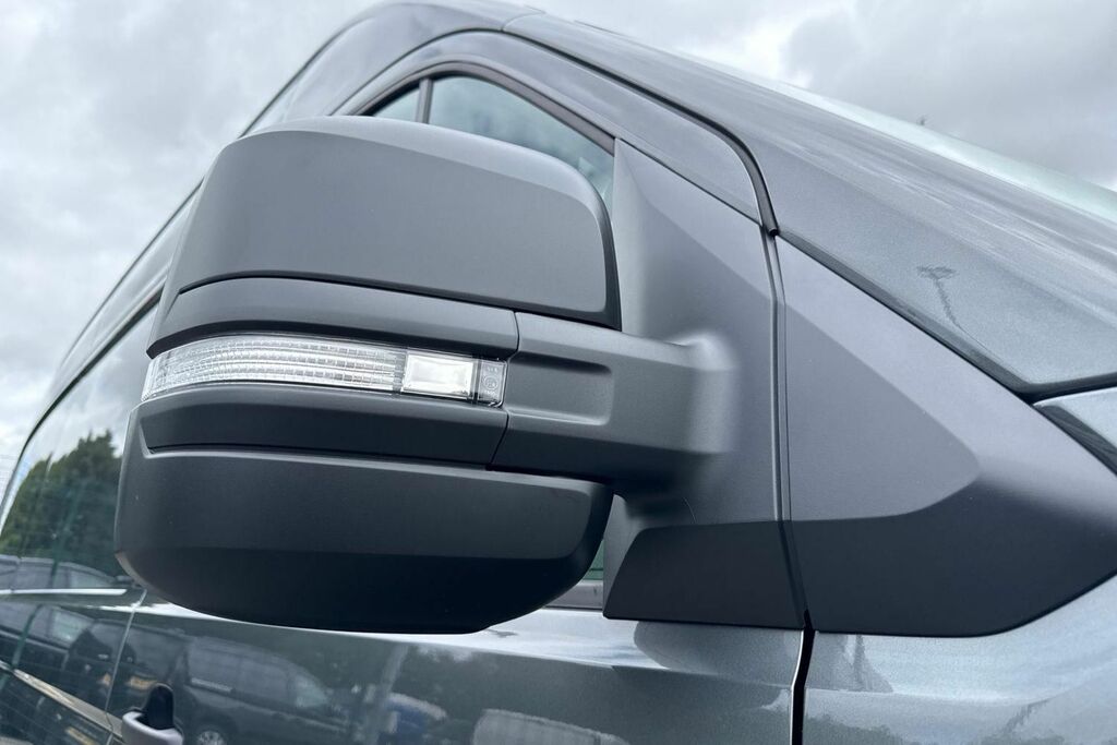 Volkswagen Crafter 2.0 Tdi Cr35 Commerce Plus Fwd Mwb High Roof Grey #25