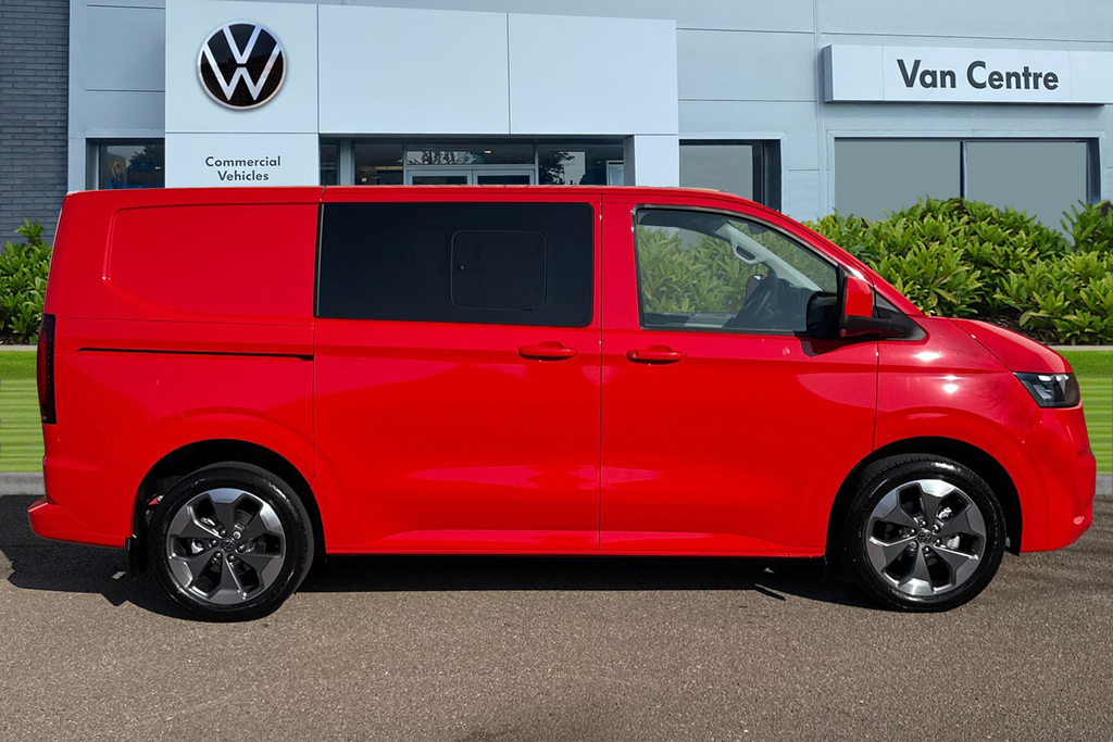 Volkswagen Transporter 2.0 Tdi 150Ps Commerce Pro Kombi Van Red #3