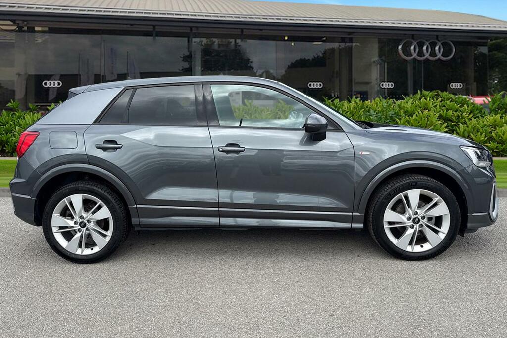 Audi Q2 S Line 35 Tfsi 150 Ps 6-Speed Grey #3