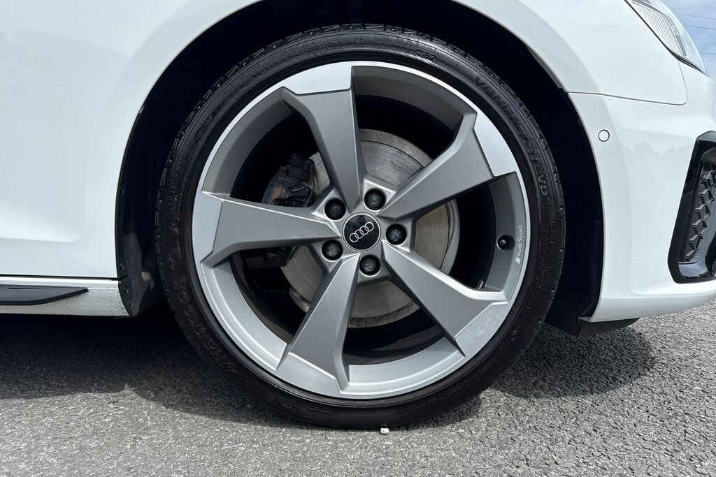 Audi A4 Avant Avant Black Edition 35 Tfsi 150 Ps S Tronic White #6