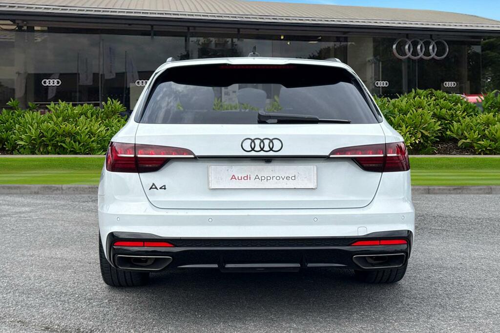 Audi A4 Avant Avant Black Edition 35 Tfsi 150 Ps S Tronic White #4
