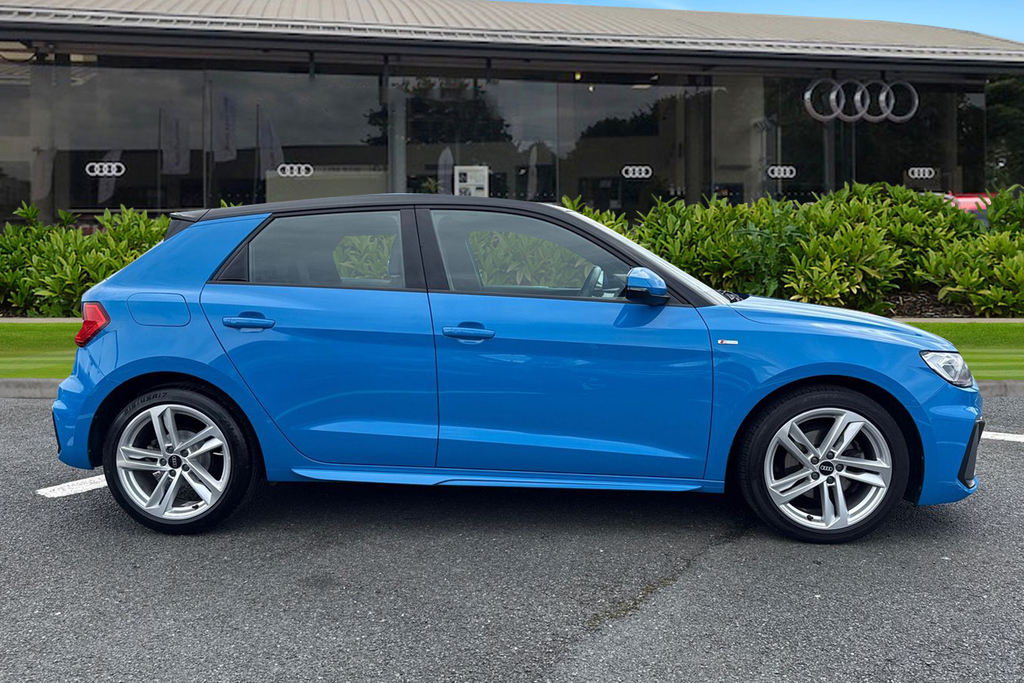 Audi A1 S Line 30 Tfsi 110 Ps 6-Speed Blue #3