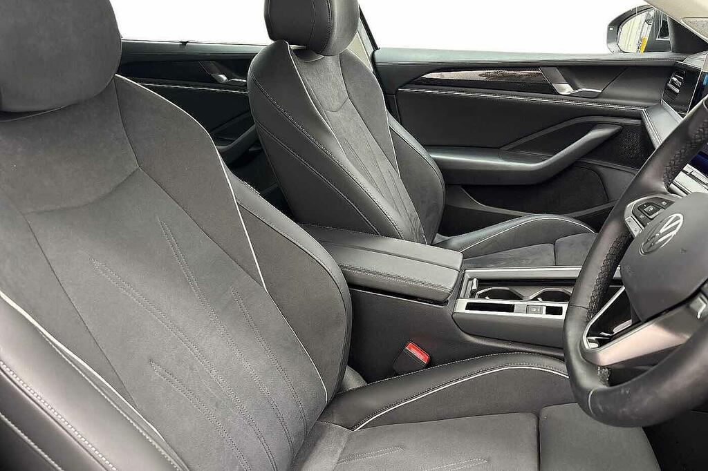 Volkswagen Passat 1.5 Tsi Ehybrid Life Dsg, Tow Bar, Pan Roof, Green #10