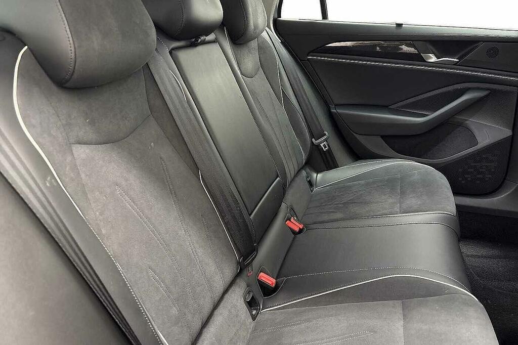 Volkswagen Passat 1.5 Tsi Ehybrid Life Dsg, Tow Bar, Pan Roof, Green #9