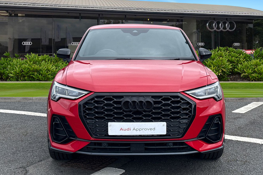 Audi Q3 Black Edition 35 Tdi 150 Ps S Tronic Red #5