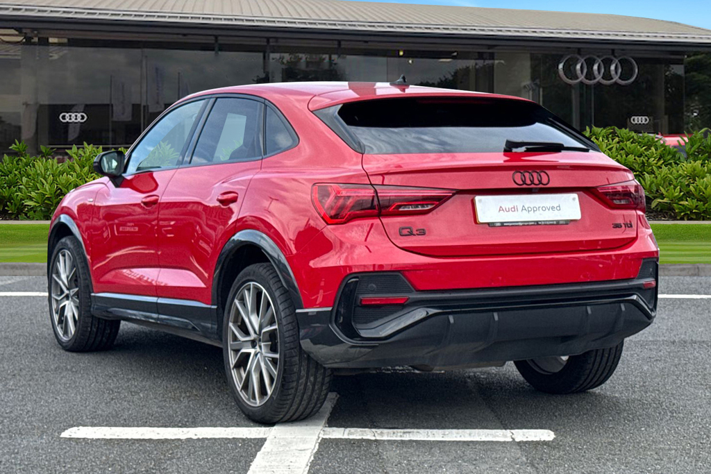 Audi Q3 Black Edition 35 Tdi 150 Ps S Tronic Red #2