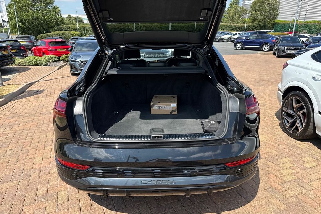 Audi Q8 e tron Sportback S Line 55 E-tron Quattro 300,00 Kw Black #6