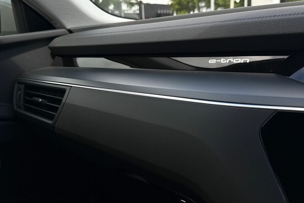 Audi Q8 e tron Sportback S Line 50 E-tron Quattro 250,00 Kw Black #57